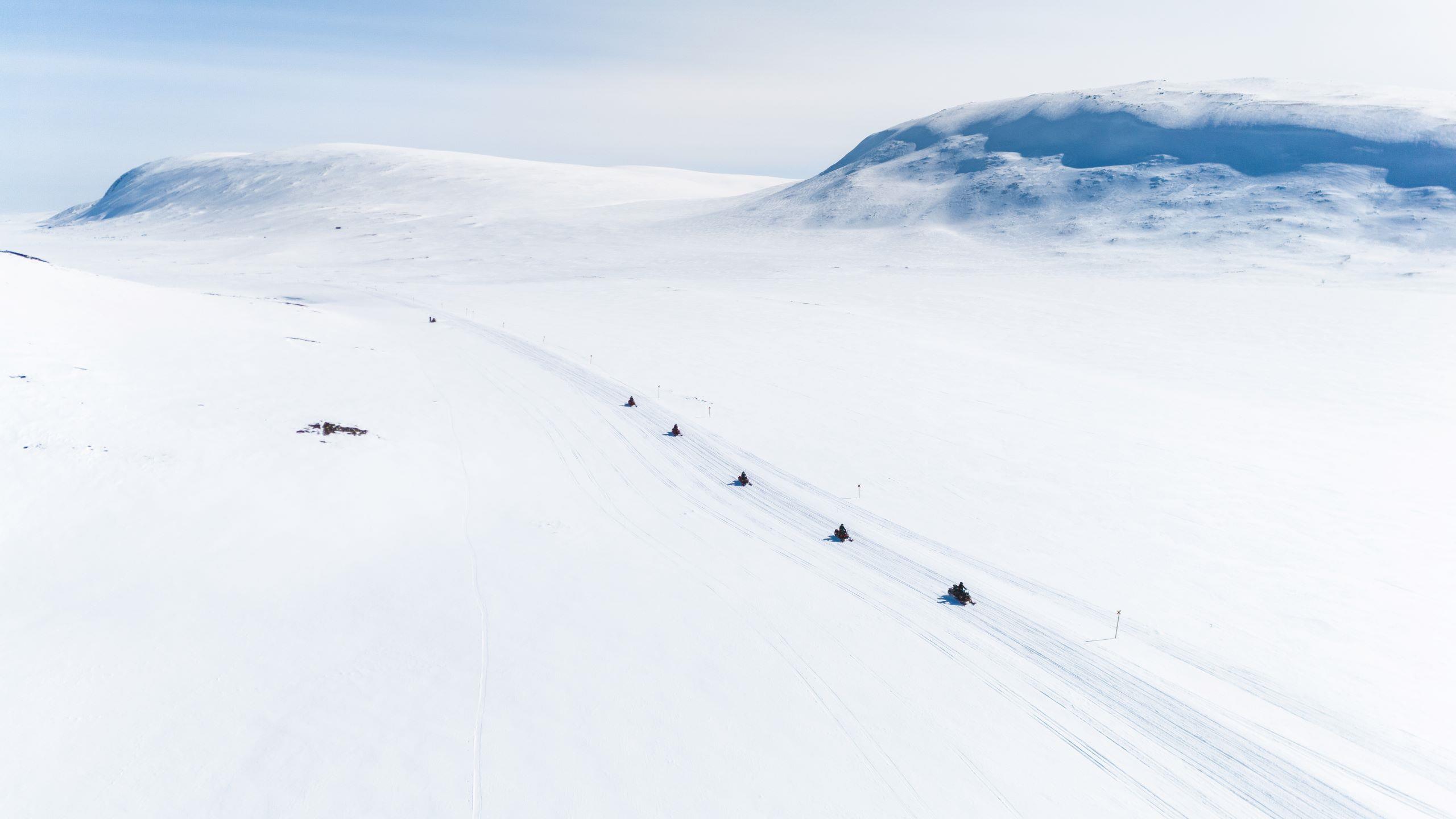 Motorschlittentour durch die skandinavische Tundra